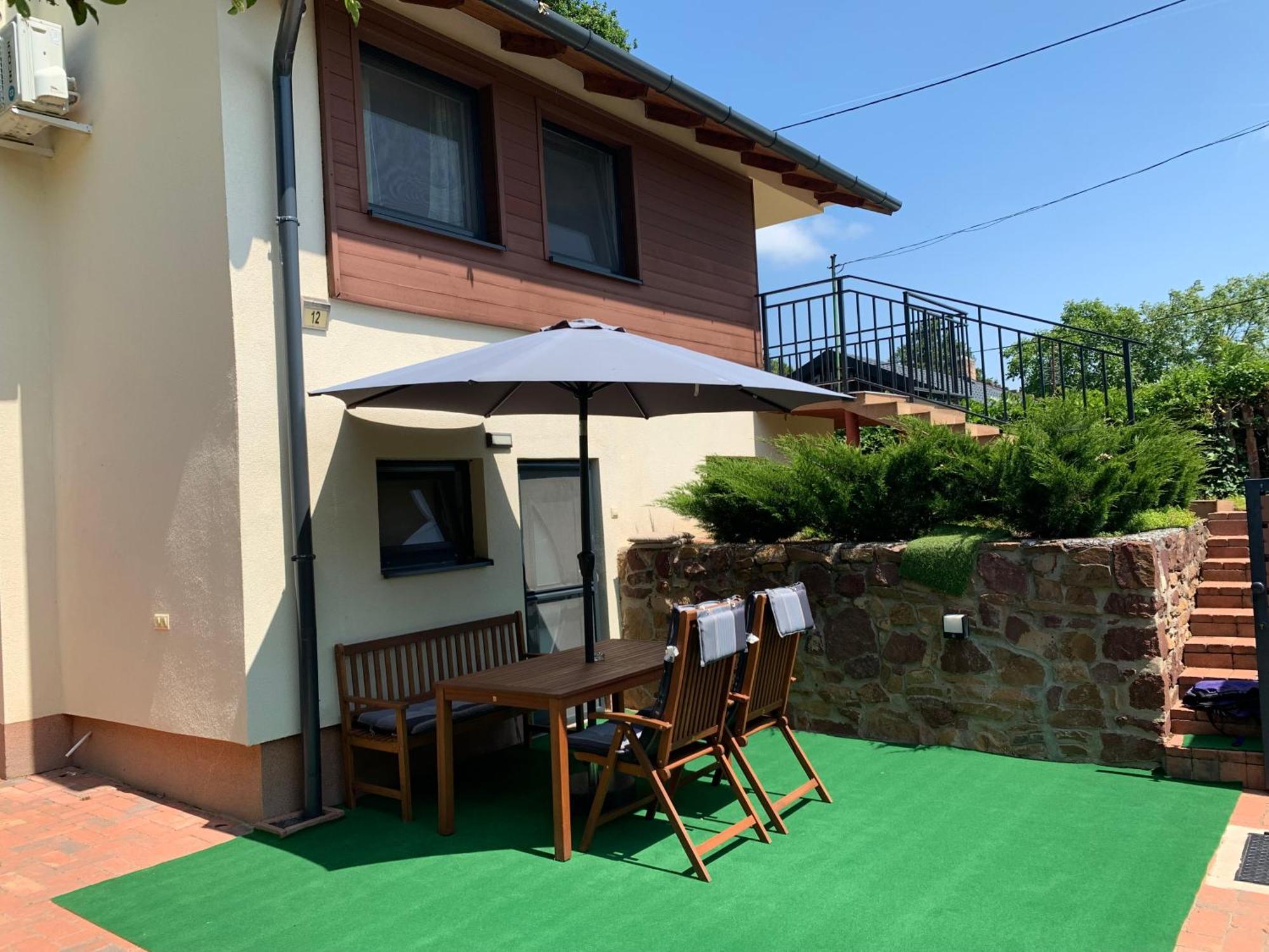Balaton Wellness Tom Cat Nyaralo 1 Wellness Es 1 Gyermekbarat Apartmannal Kovagoors Екстер'єр фото